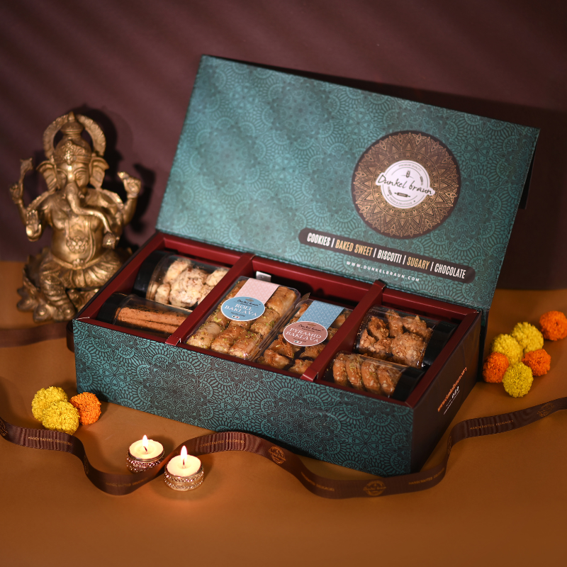 Baklava & Nutty Cookie Hamper